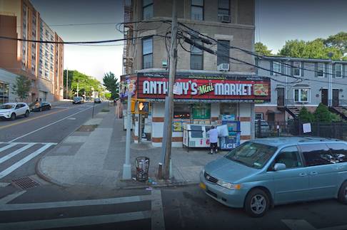 On Sunday, bodega owners rallied in front of Anthony's Mini Market, a Bronx bodega.